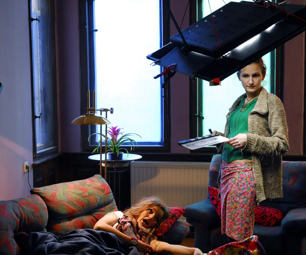 Fotos der Darsteller und Szenen vom Set