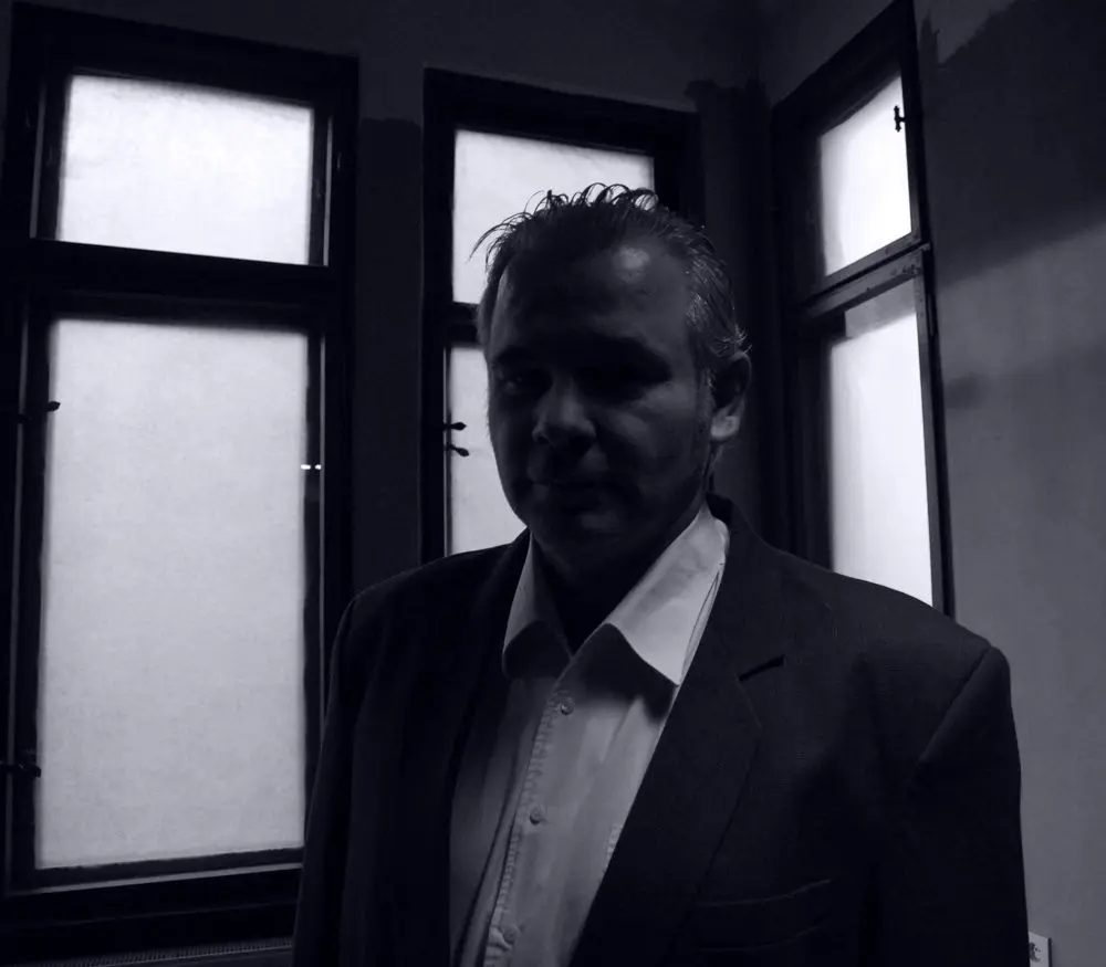 Foto von Der Boss gespielt von Paul Gant