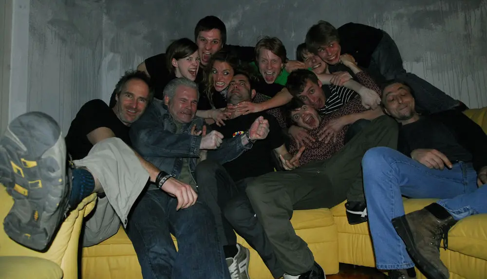 Gruppenfoto der Darsteller und des Teams